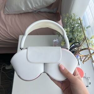 Apple Over-Ear Headphones in White